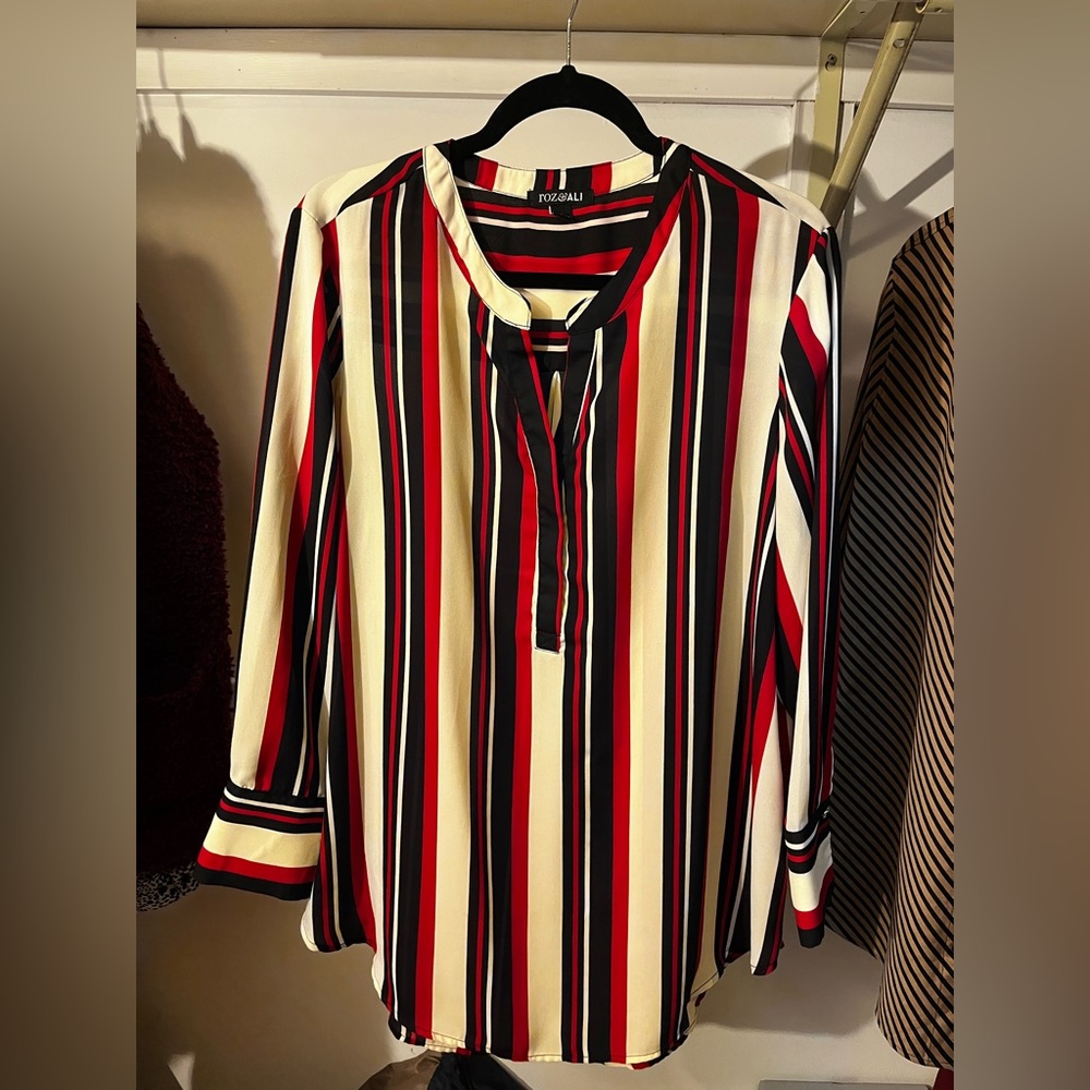 Roz & Ali Women’s XL Black, White and Red‎ Long Sleeve Striped Blouse